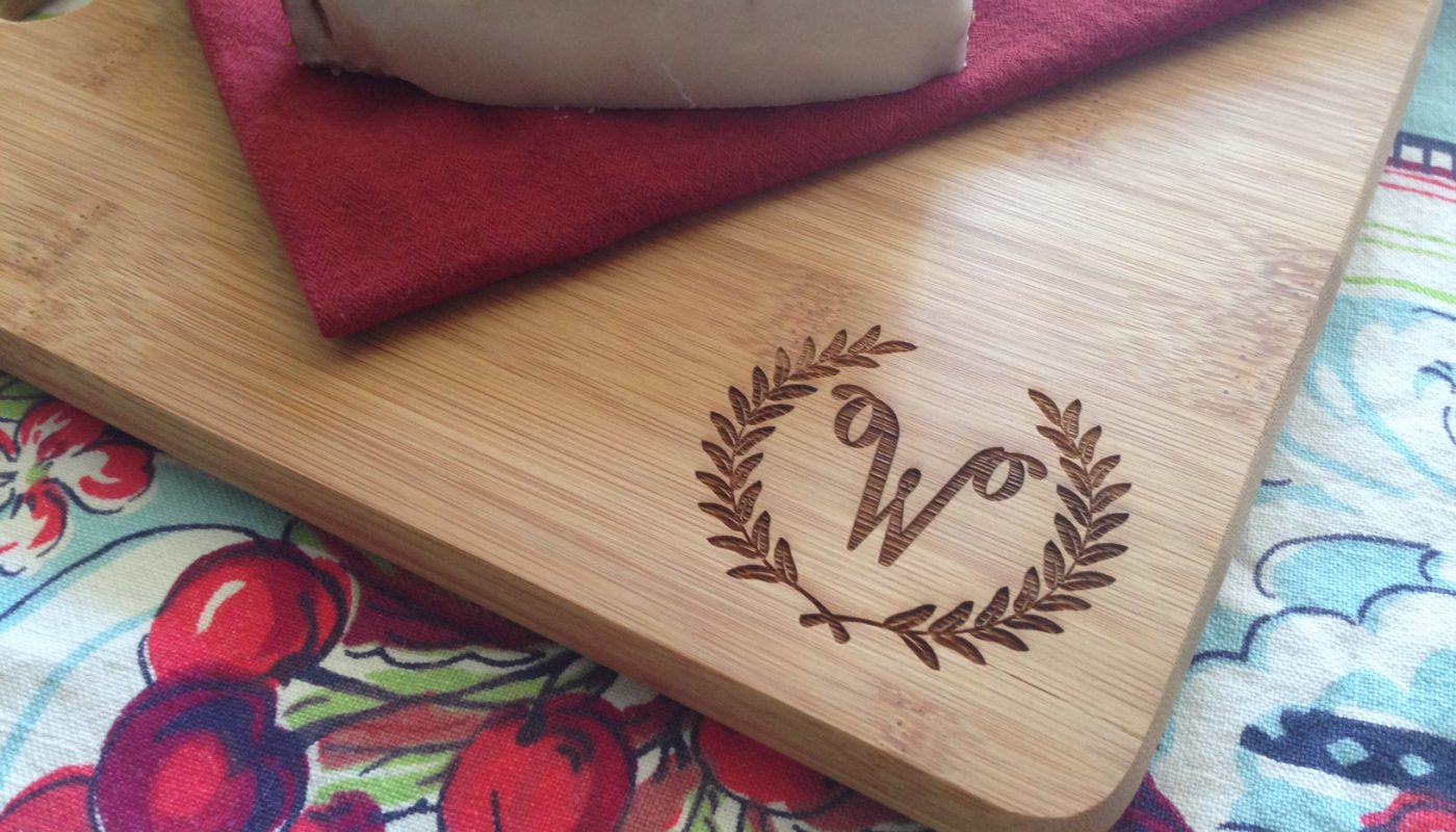 cutting board with bagel